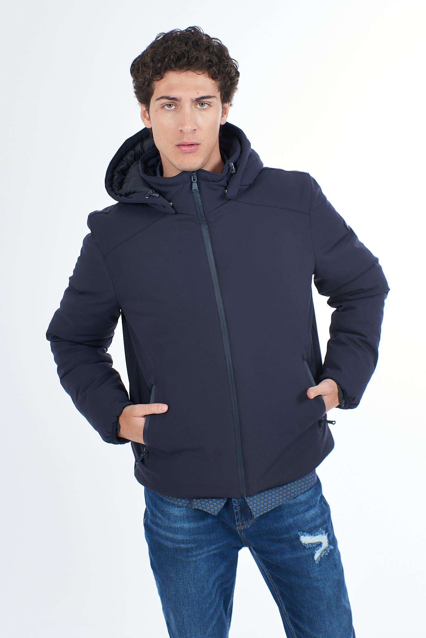 J834 NM00/0710 YES ZEE