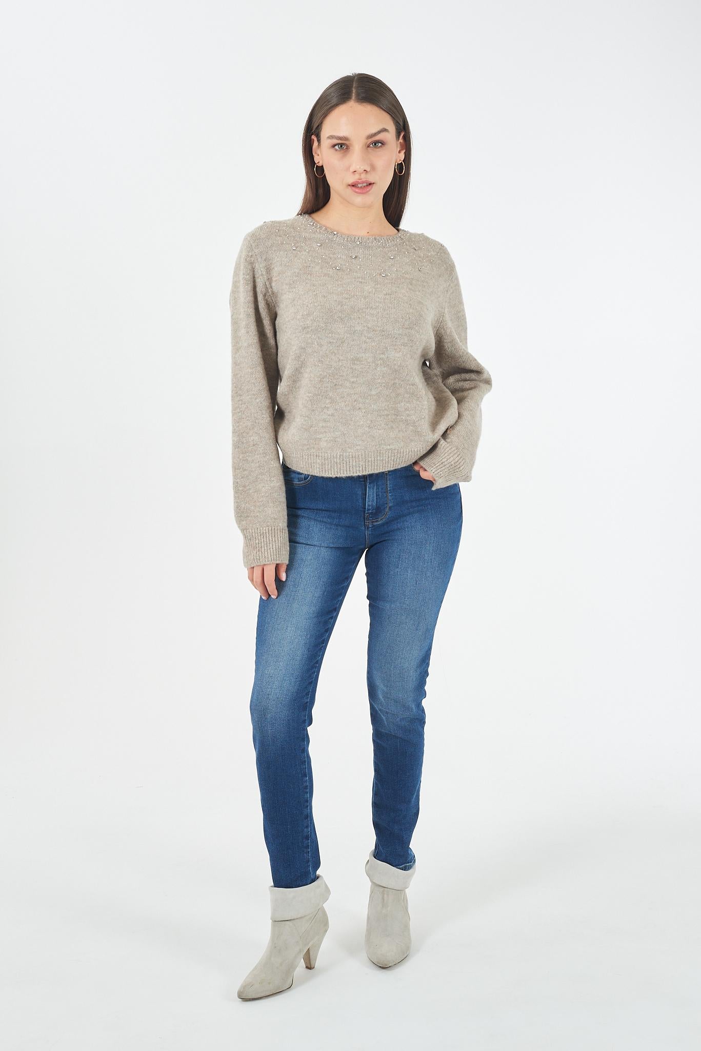 M082 JZ00/0212 YES ZEE