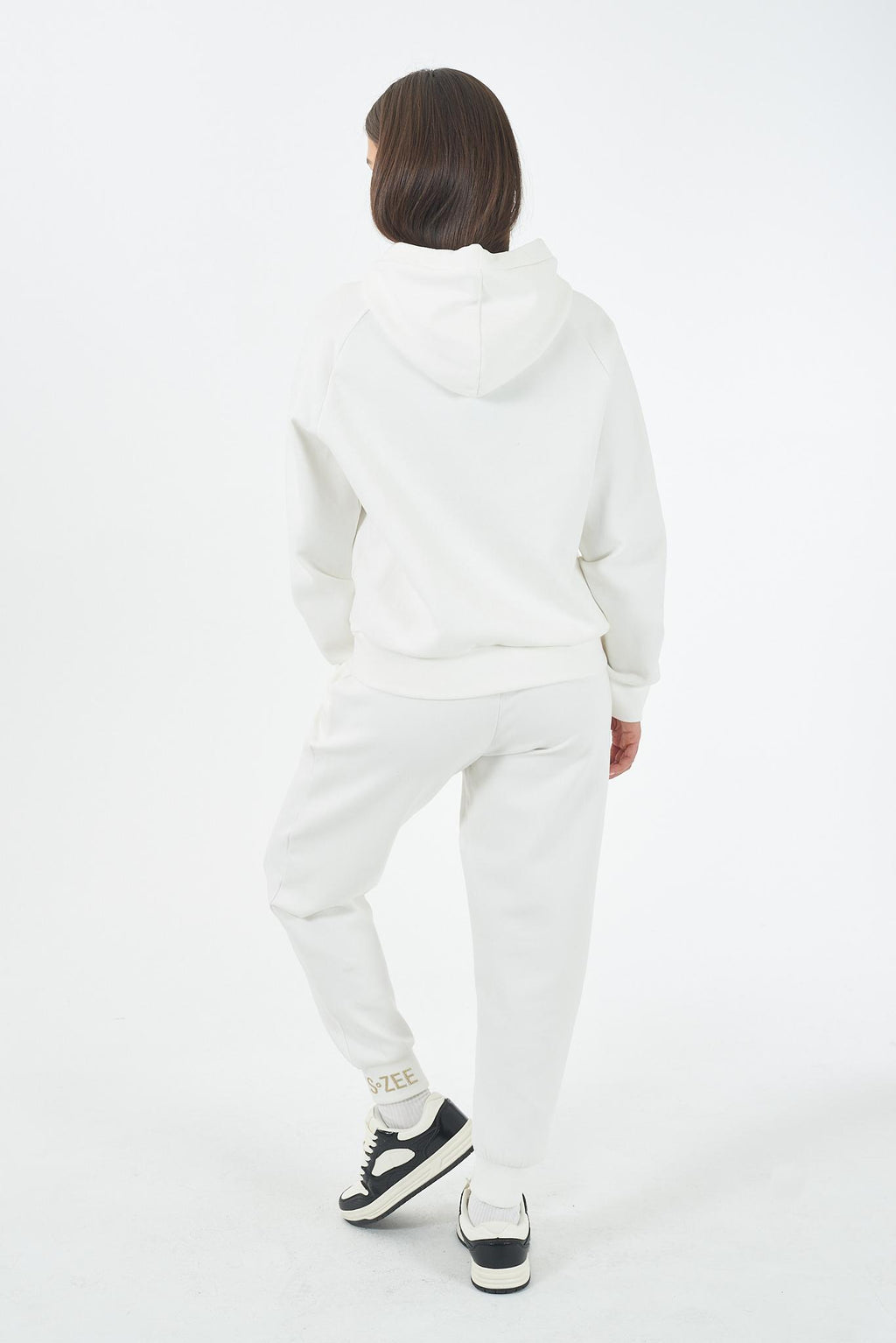 F003 SK00/0157 YES ZEE