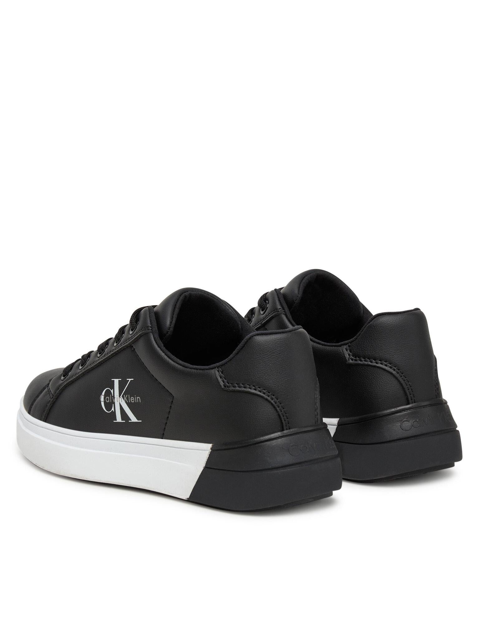 SNEAKER 