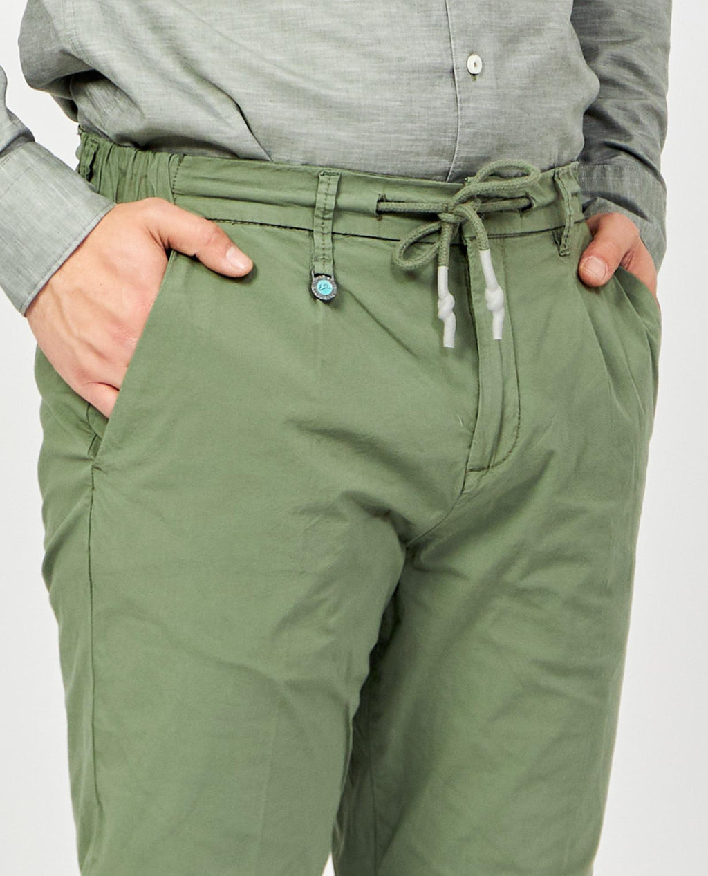 P698 WV00/0979 YES ZEE