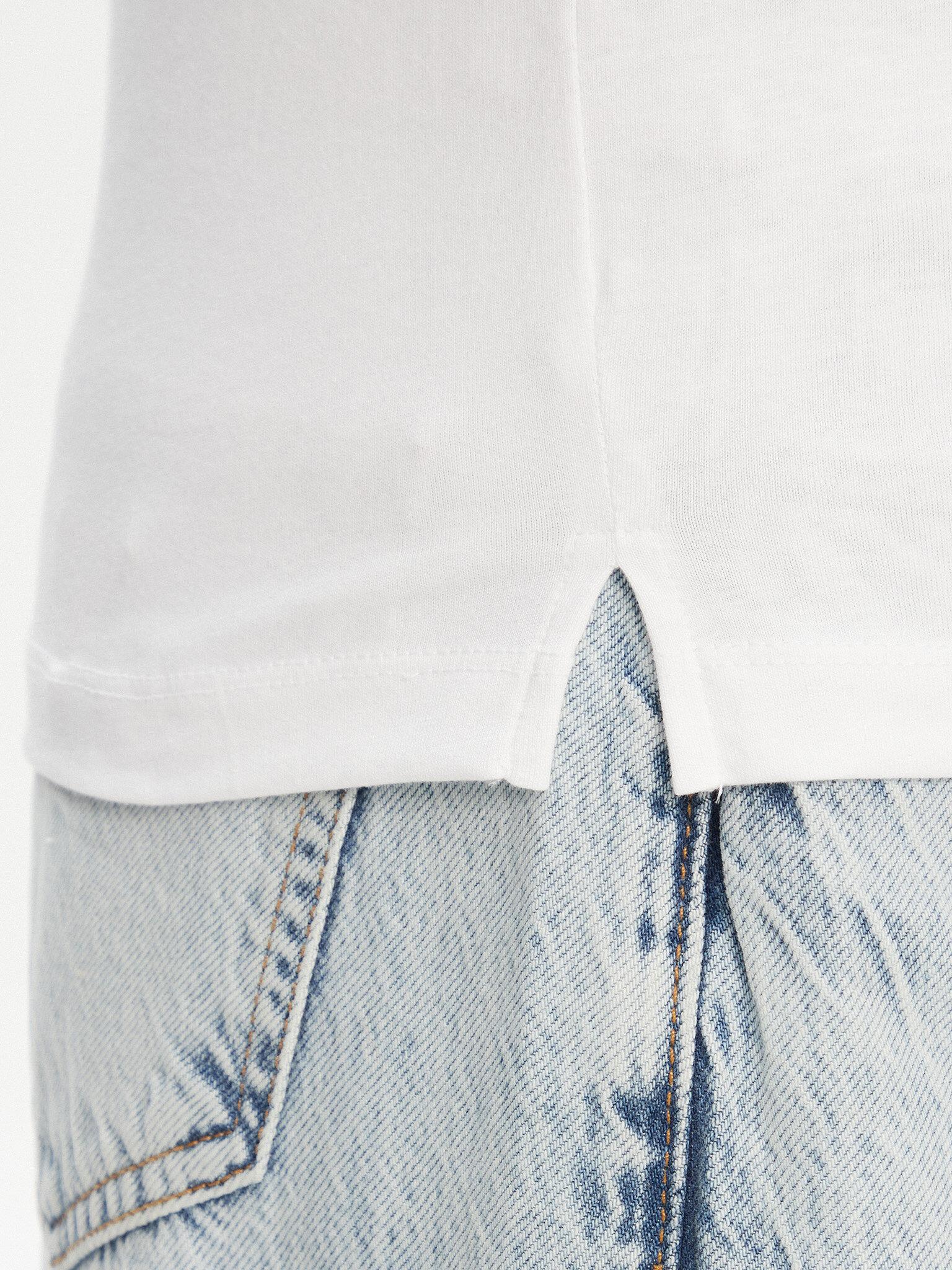 W5YI40I3Z14/G011 GUESS