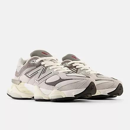 New Balance SNEAKERS 9060 IN PELLE E TESSUTO MULTICOLOR 
