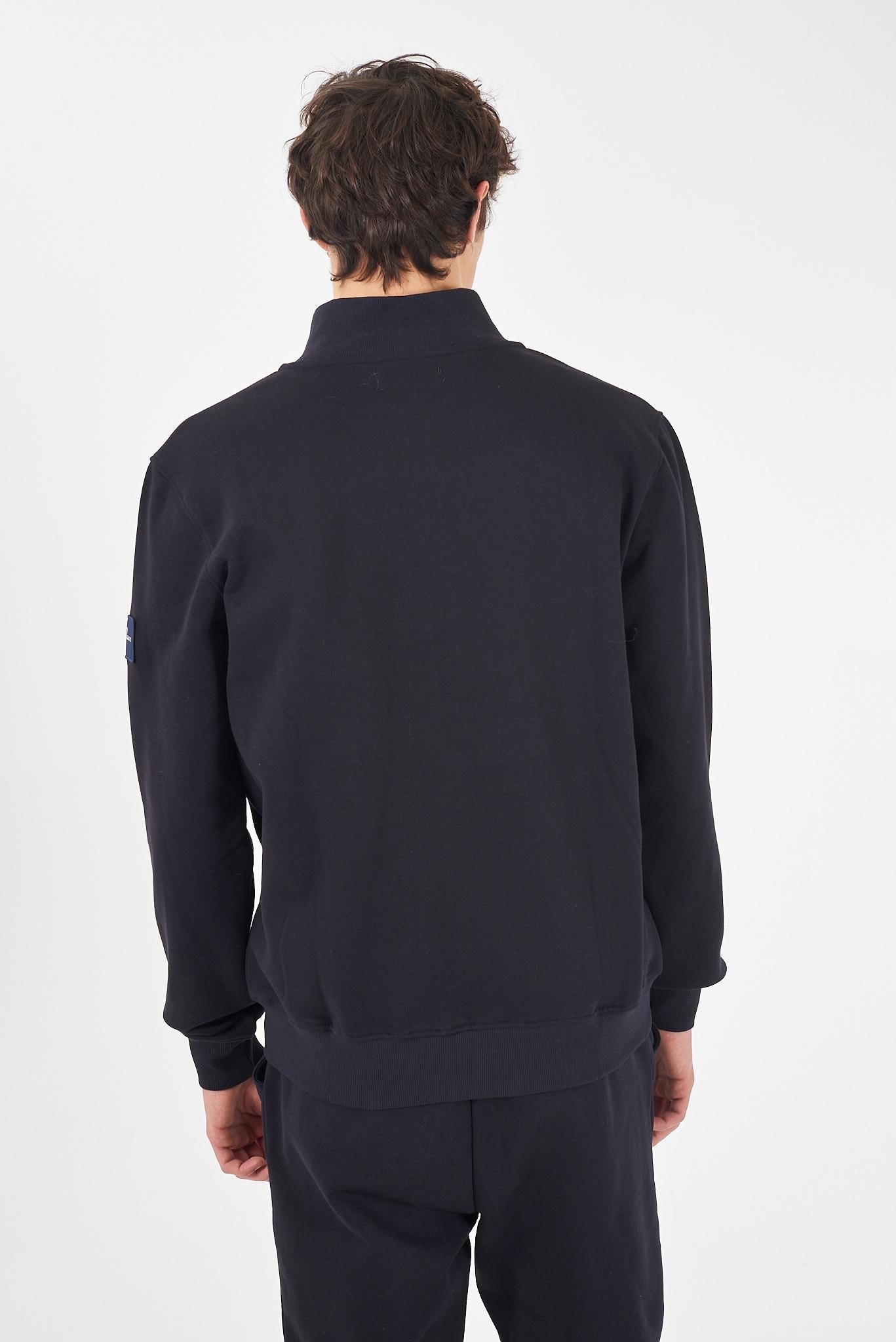 F835 CZ00/0801 YES ZEE