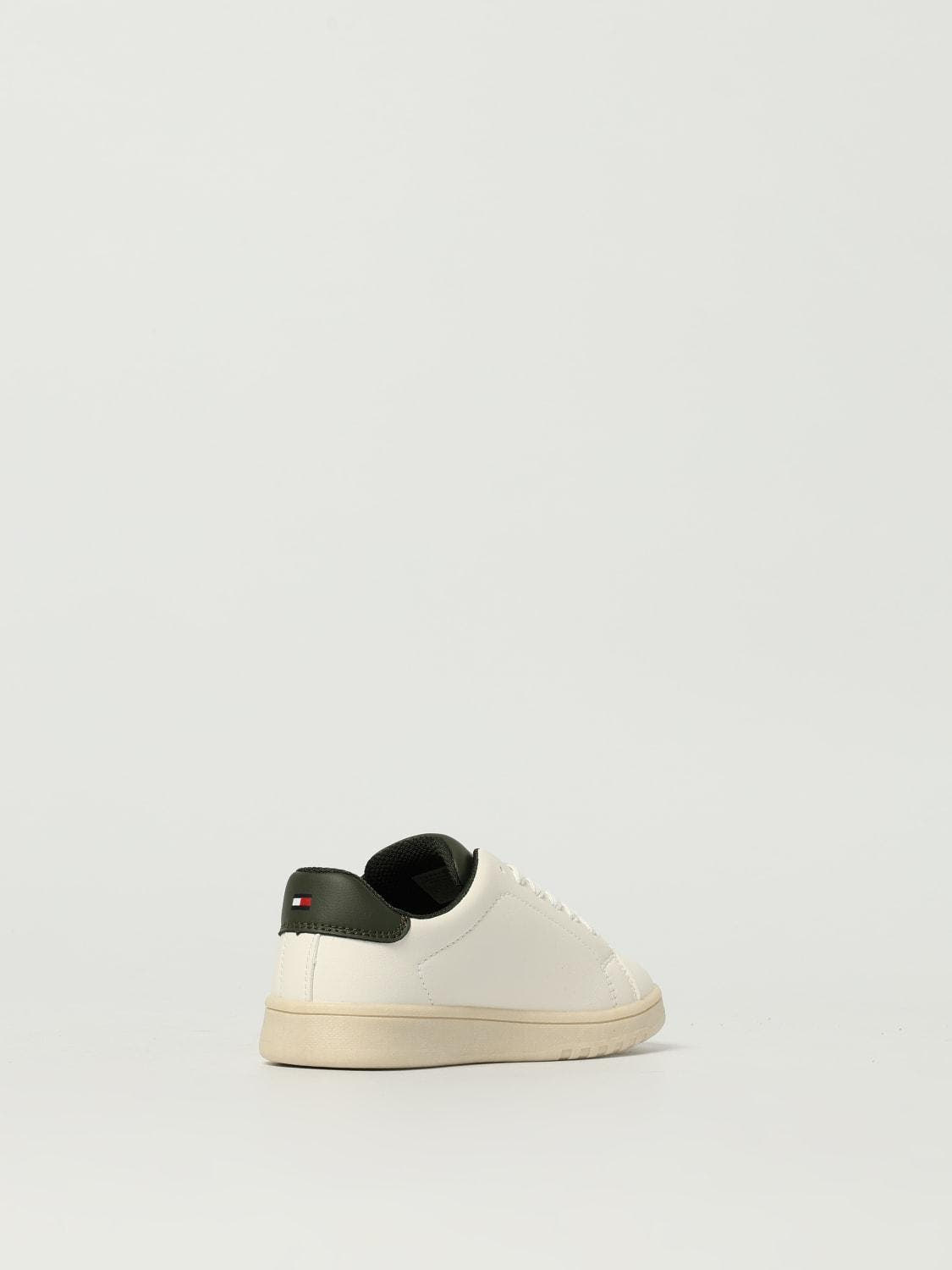 SNEAKER 
