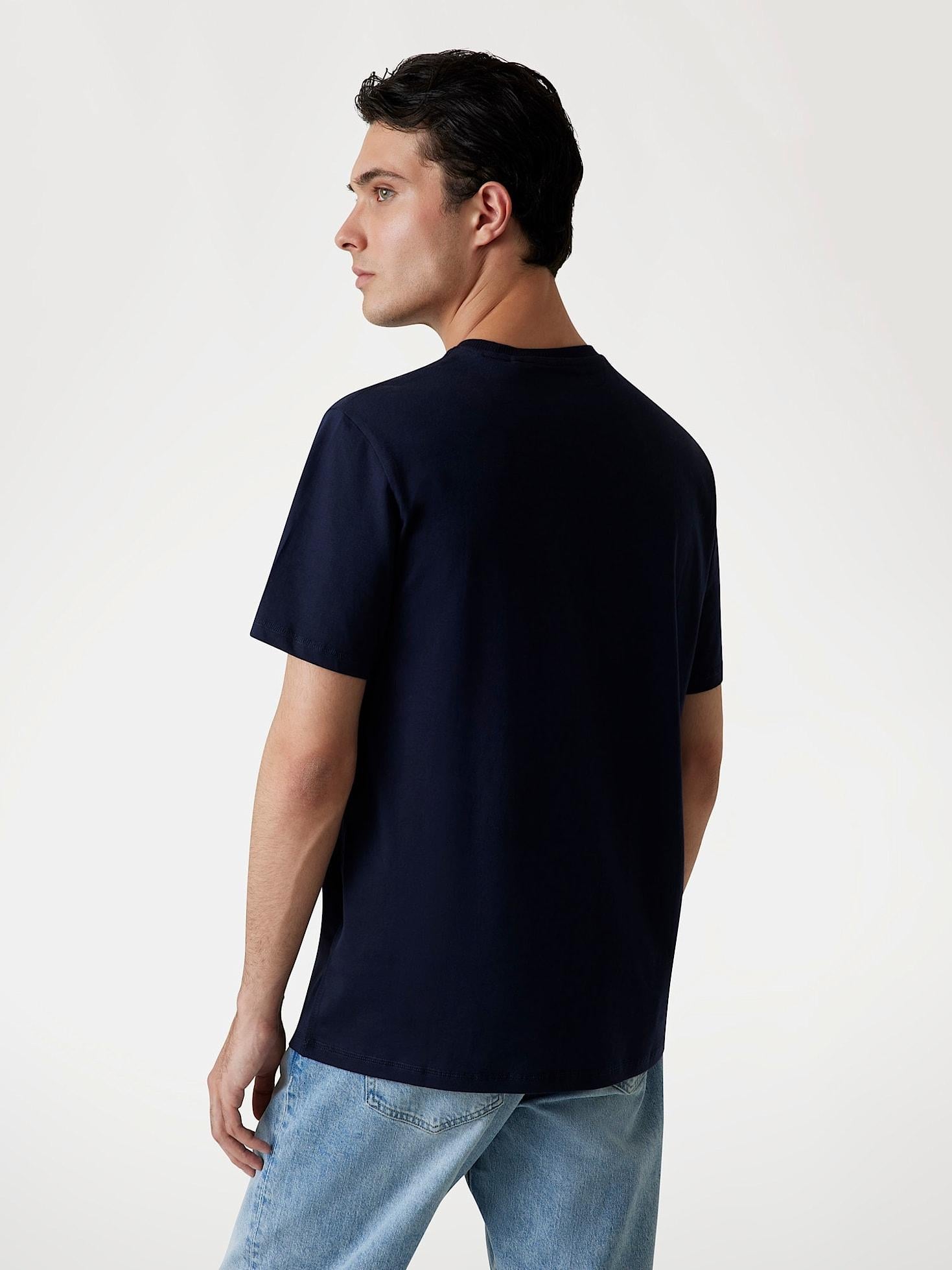 M5YI15I3Z14/G7V2 GUESS