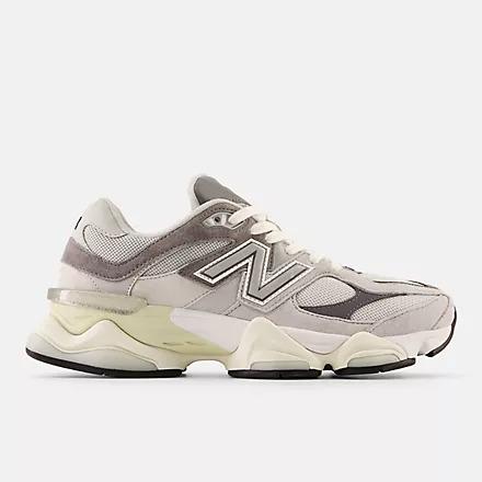 New Balance SNEAKERS 9060 IN PELLE E TESSUTO MULTICOLOR 