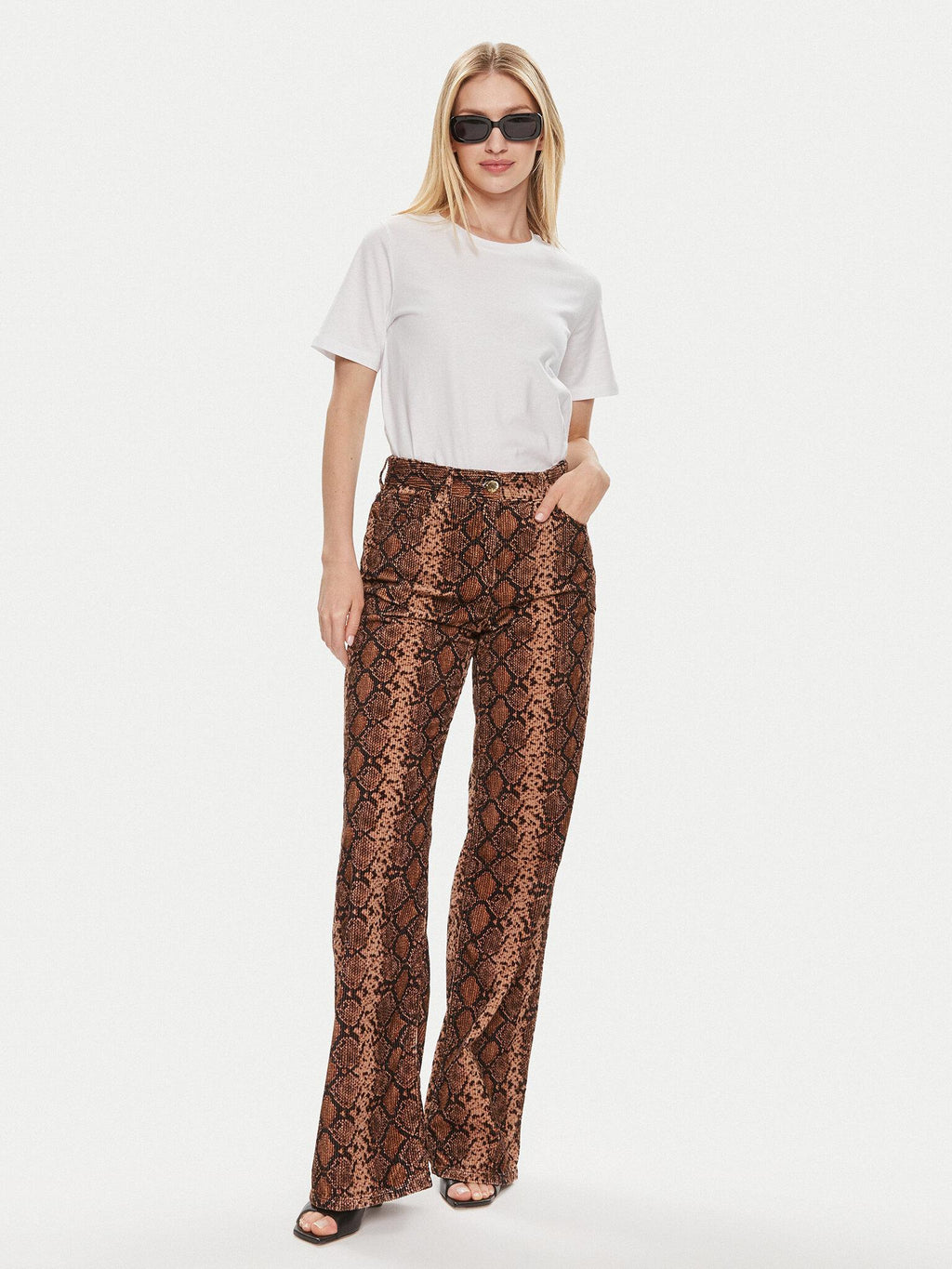 15270390/White ONLY