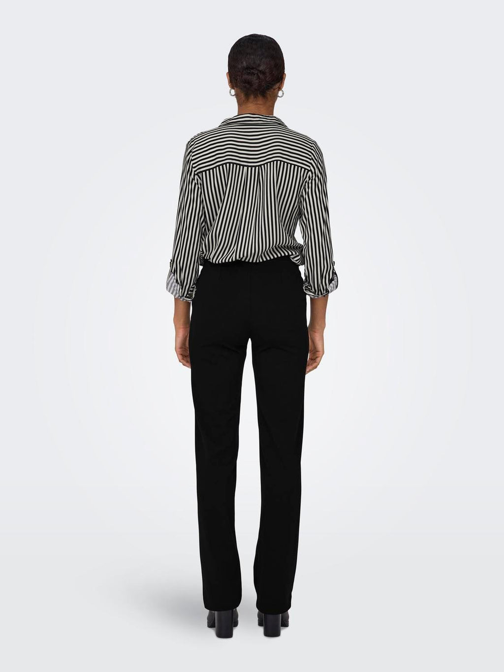 15265049/Black ONLY
