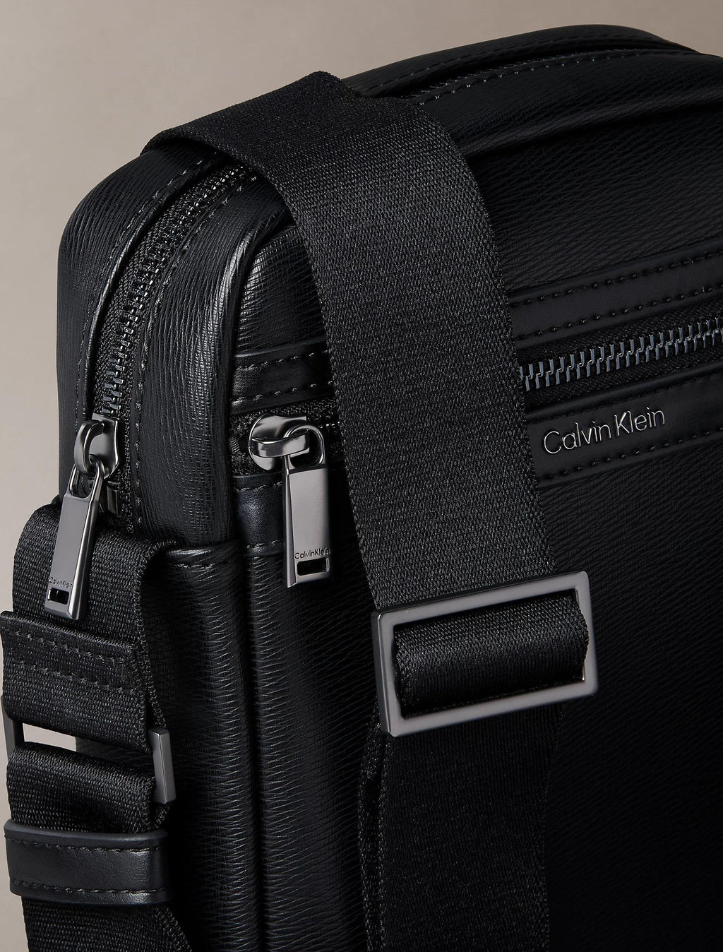 ZIP REPORTER LV04D3264G/UB1 CALVIN KLEIN