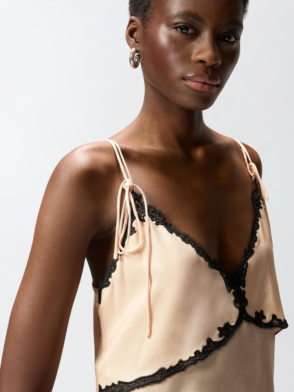 106893 A3AV/OZ2 PINKO