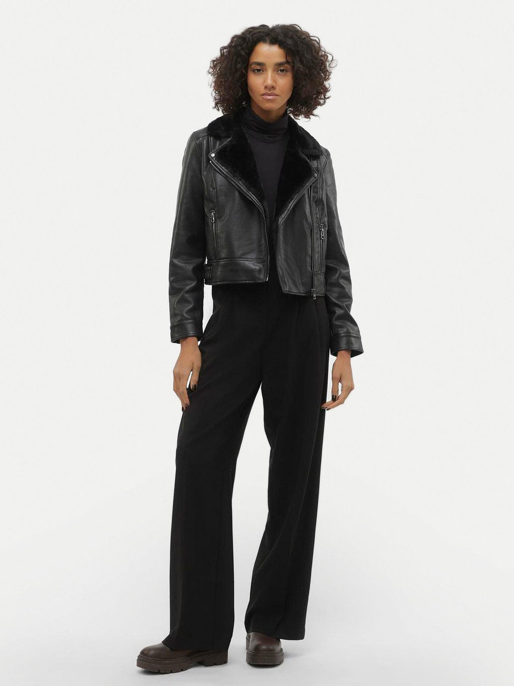 10250405/Black VERO MODA