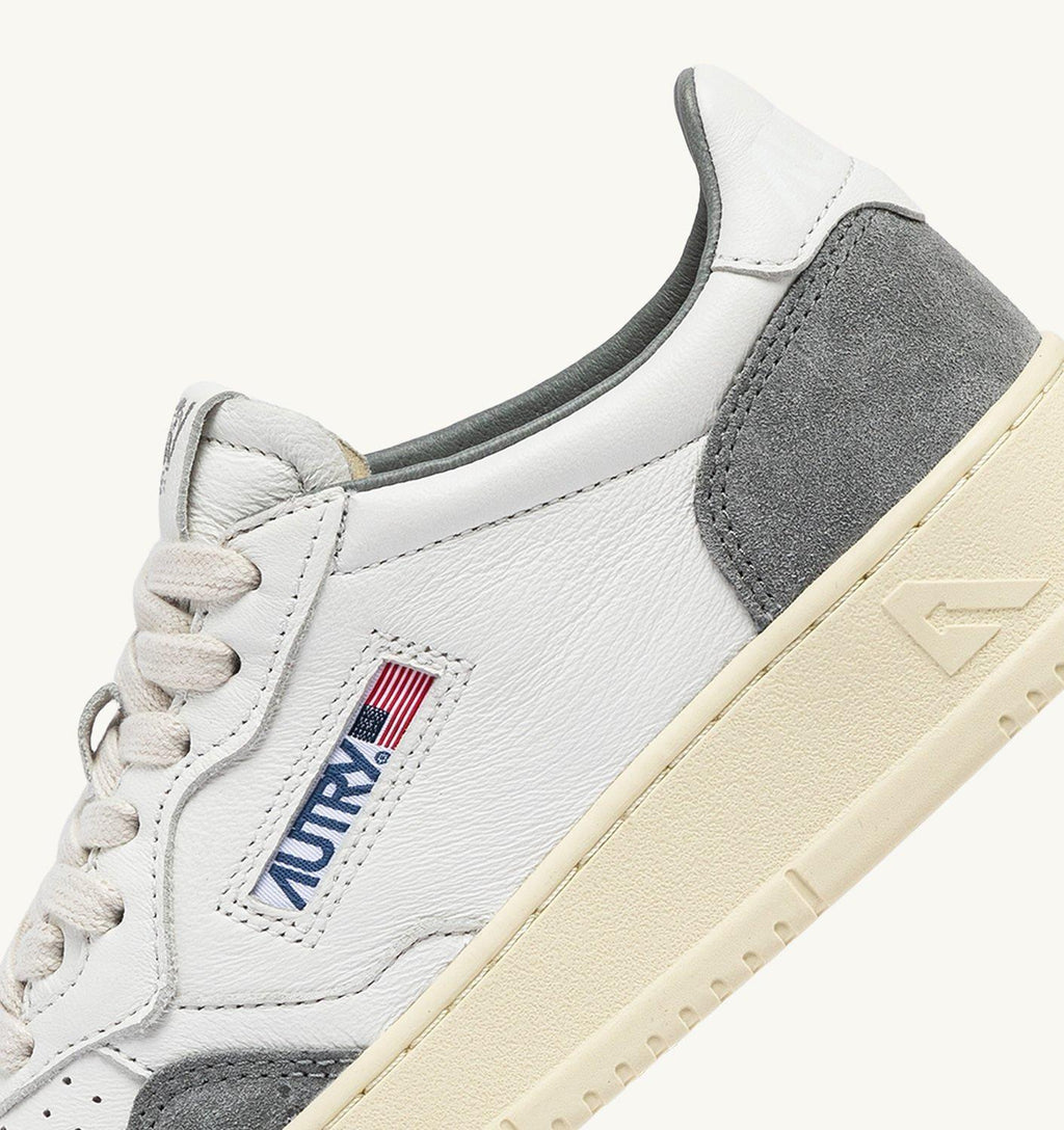 Sneakers Autry Medalist Low in pelle di capra e suede Bianco/Grigio 