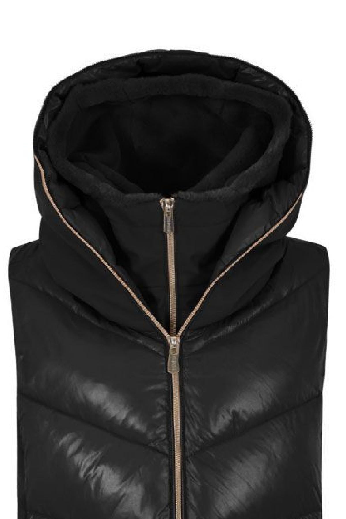 O103 Q300/0801 YES ZEE