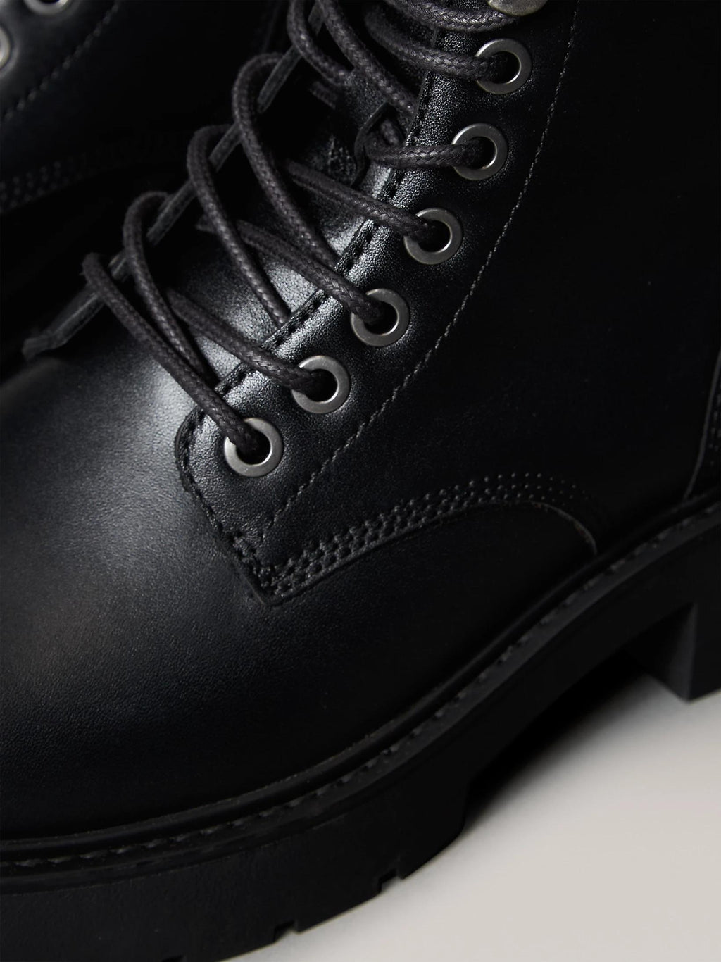 YW0YW01999/BEH CALVIN KLEIN