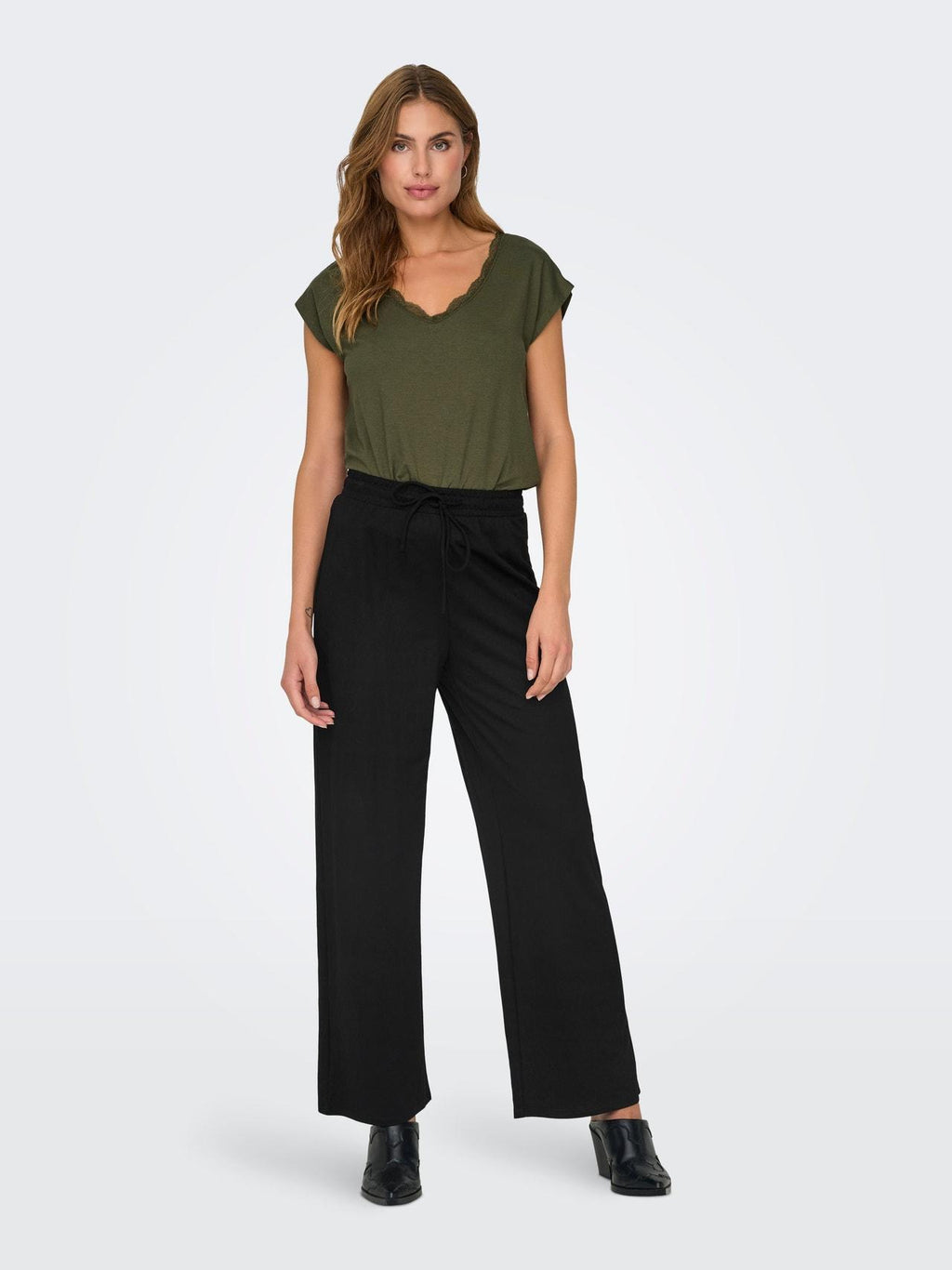 15294429/Black ONLY