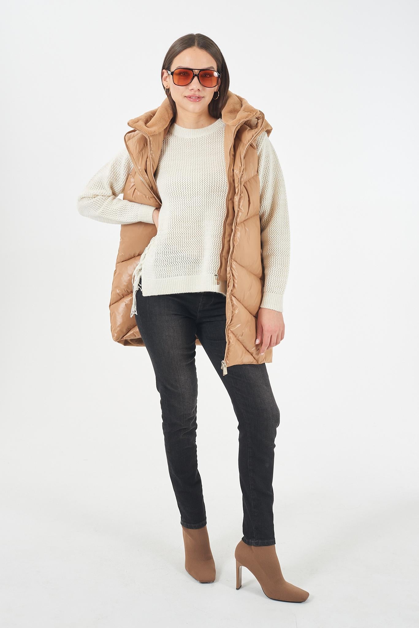 O103 Q300/0264 YES ZEE