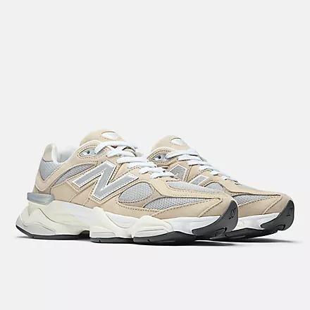 New Balance SNEAKERS 9060 IN PELLE E TESSUTO MULTICOLOR 