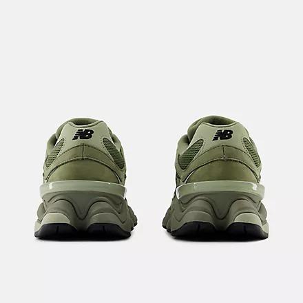 New Balance SNEAKERS 9060 IN PELLE E TESSUTO MULTICOLOR 
