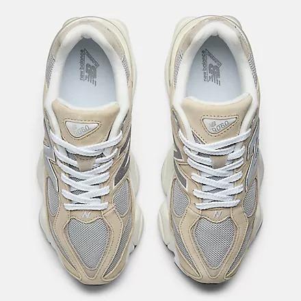 New Balance SNEAKERS 9060 IN PELLE E TESSUTO MULTICOLOR 