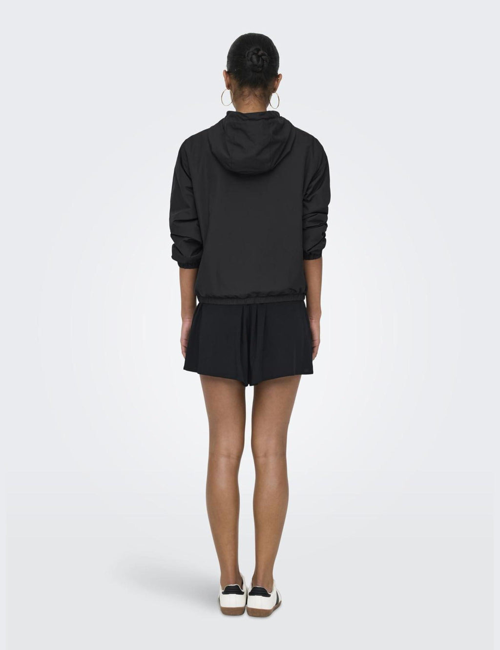 15319747/Black ONLY