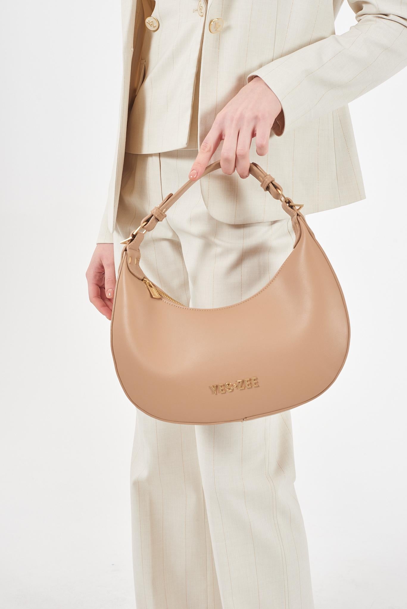 W003 AA00/0268 YES ZEE