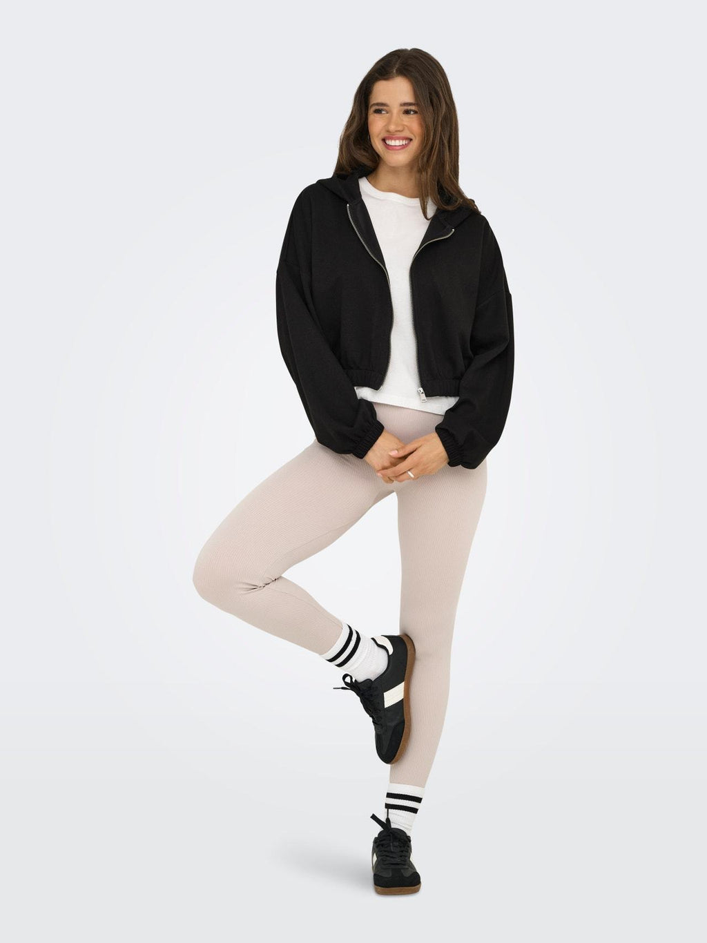 15346449/Black ONLY