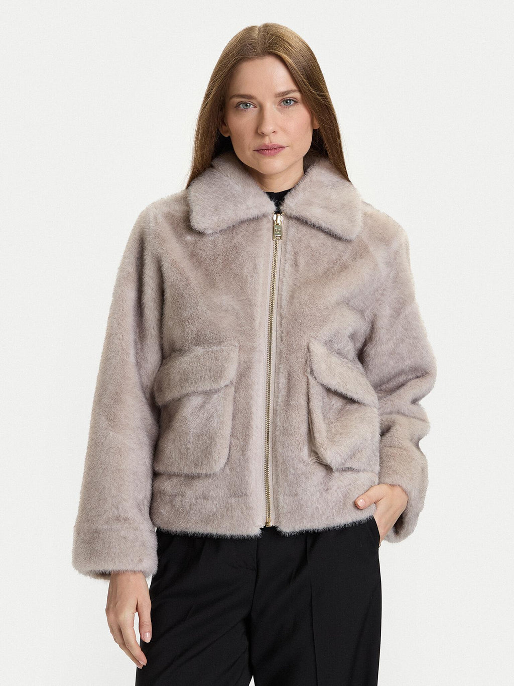 FW25STYLE32 CAPP PELLICCIA CORTA CON TASCONI 