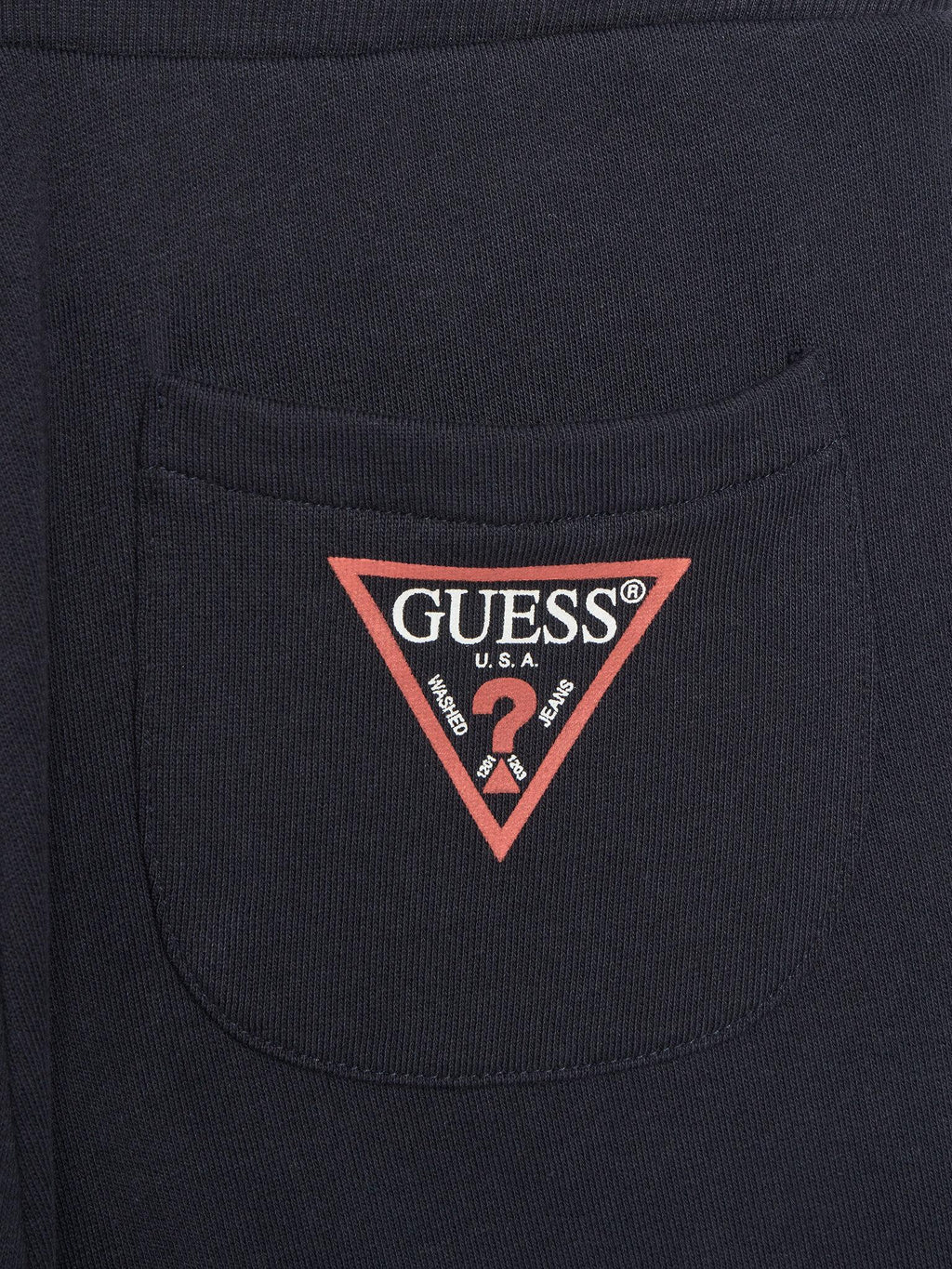 L93Q25KAUG0/G7V2 GUESS
