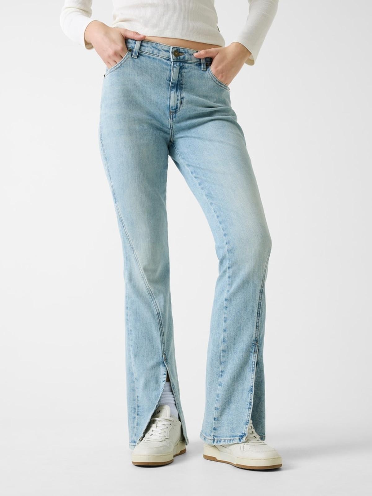 W6RA1FD002D/GJYV GUESS