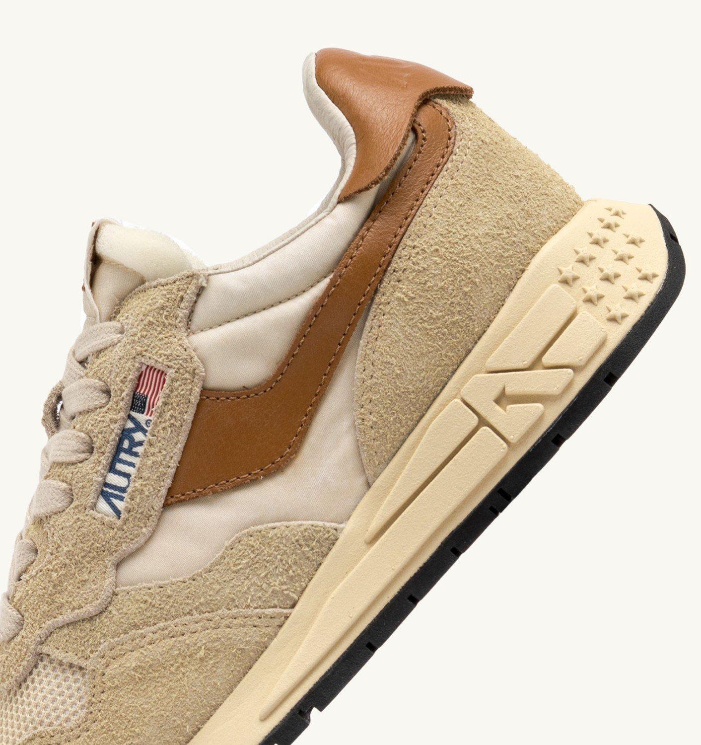 AUTRY SNEAKERS REELWIND WWLM-UT10/ECRU AUTRY