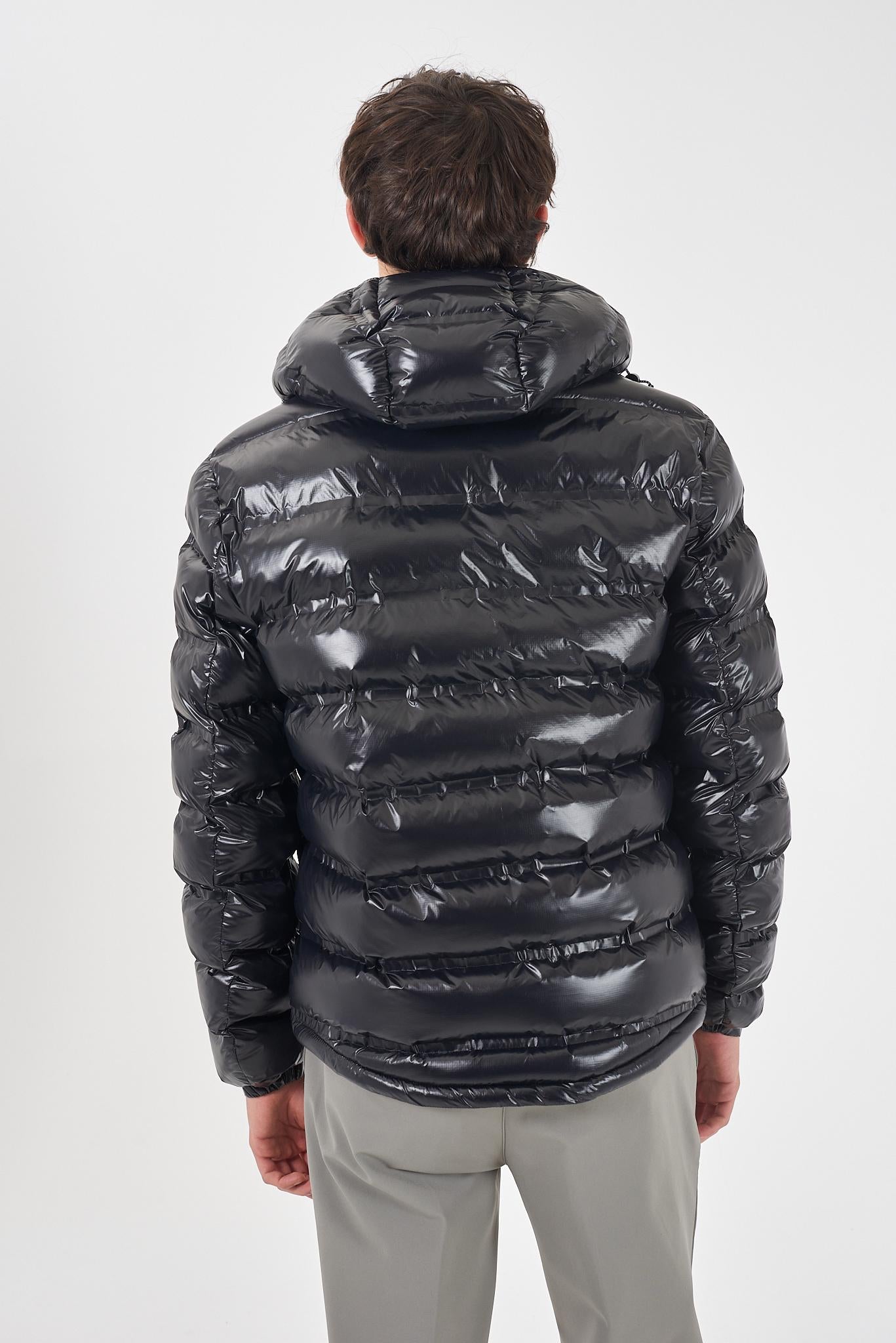 J822 B400/0801 YES ZEE