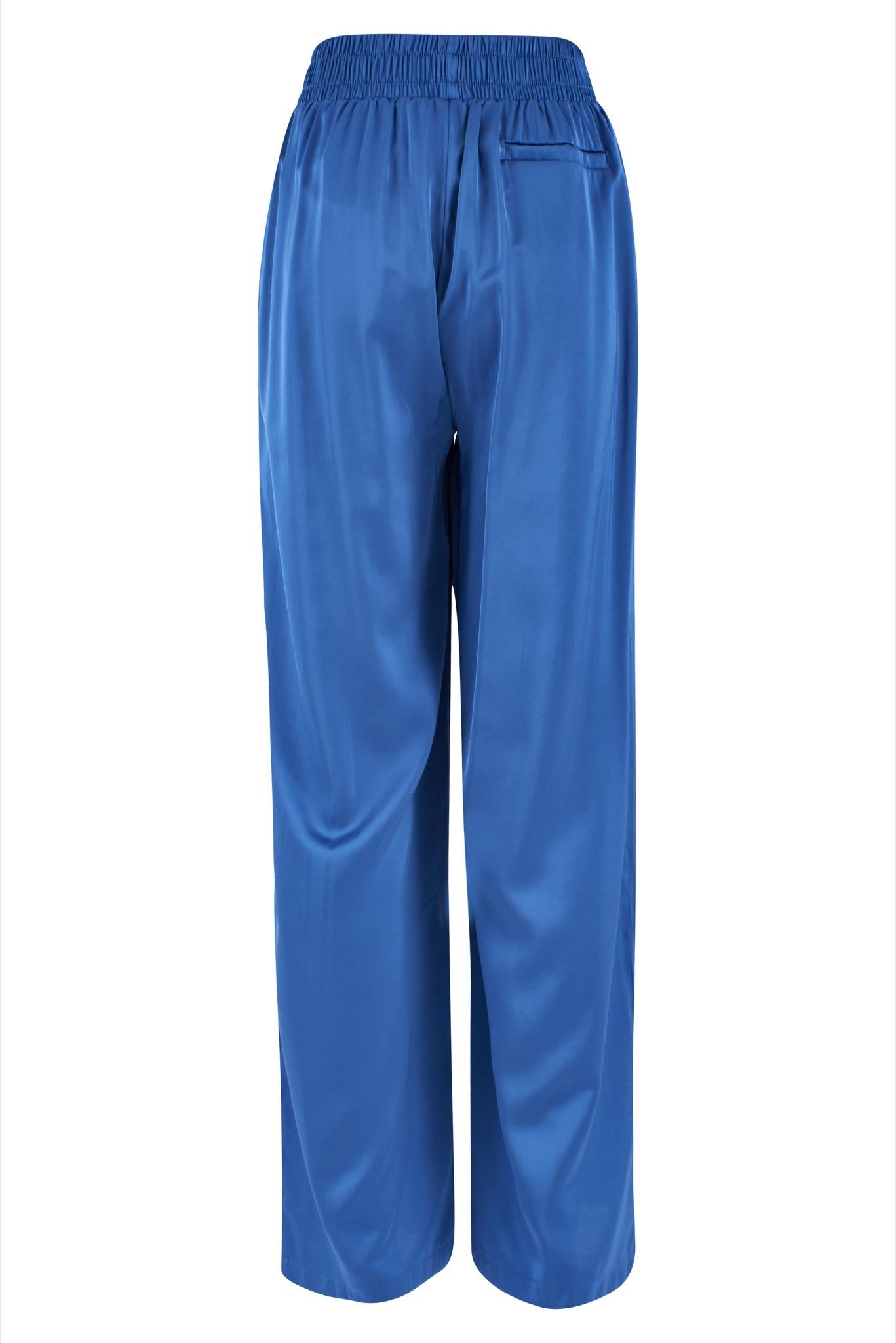 P372 EU00/0715 YES ZEE