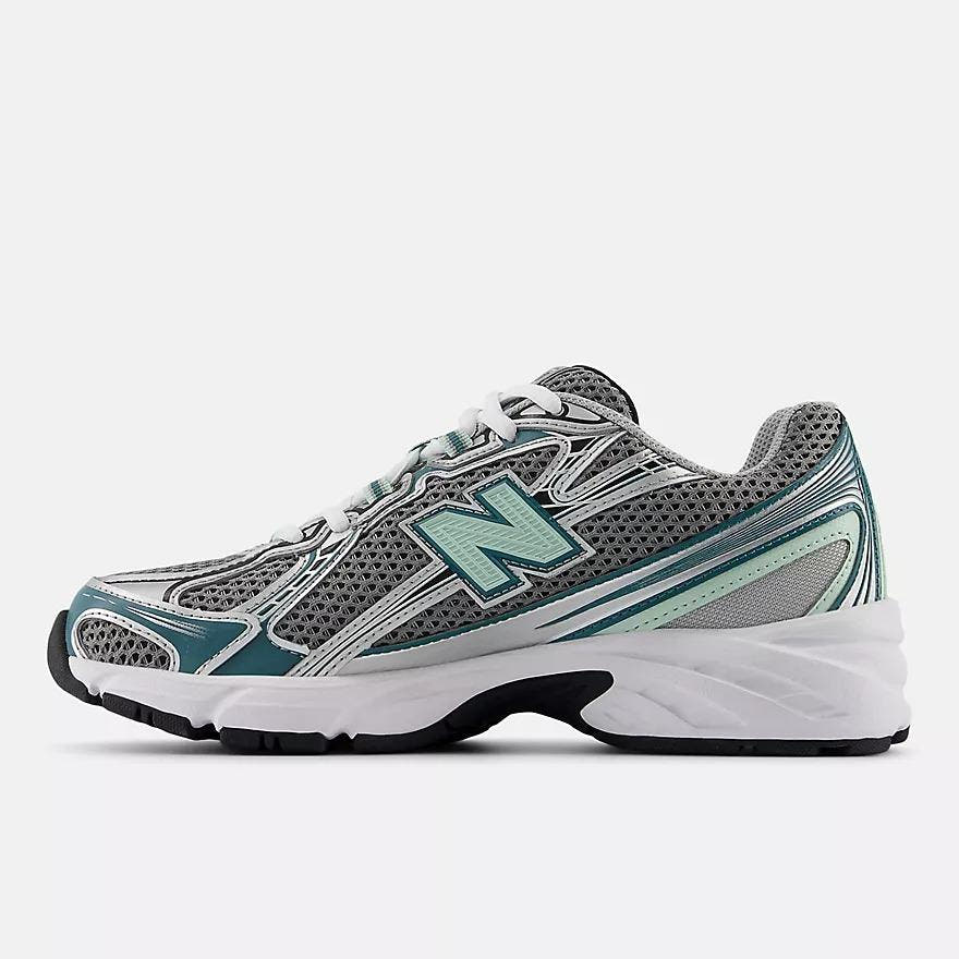 NEW BALANCE U740 