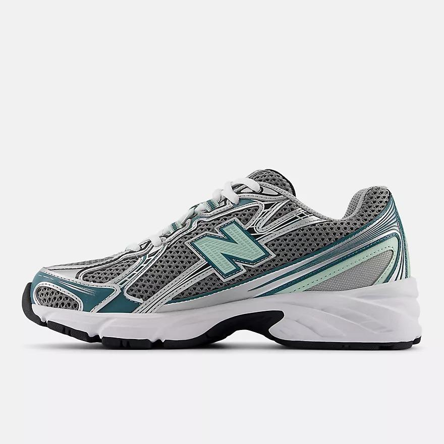 NEW BALANCE U740 