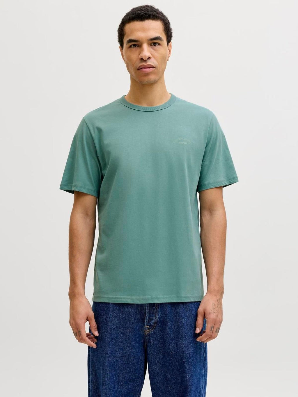 JJCOLLEGE LOGO TEE SS CREW NECK 