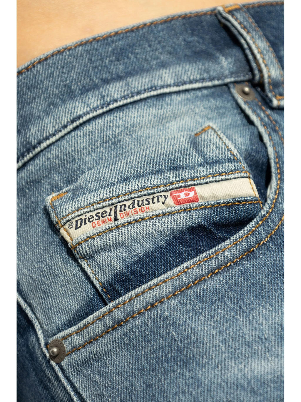 A03562 09L19/001 DIESEL