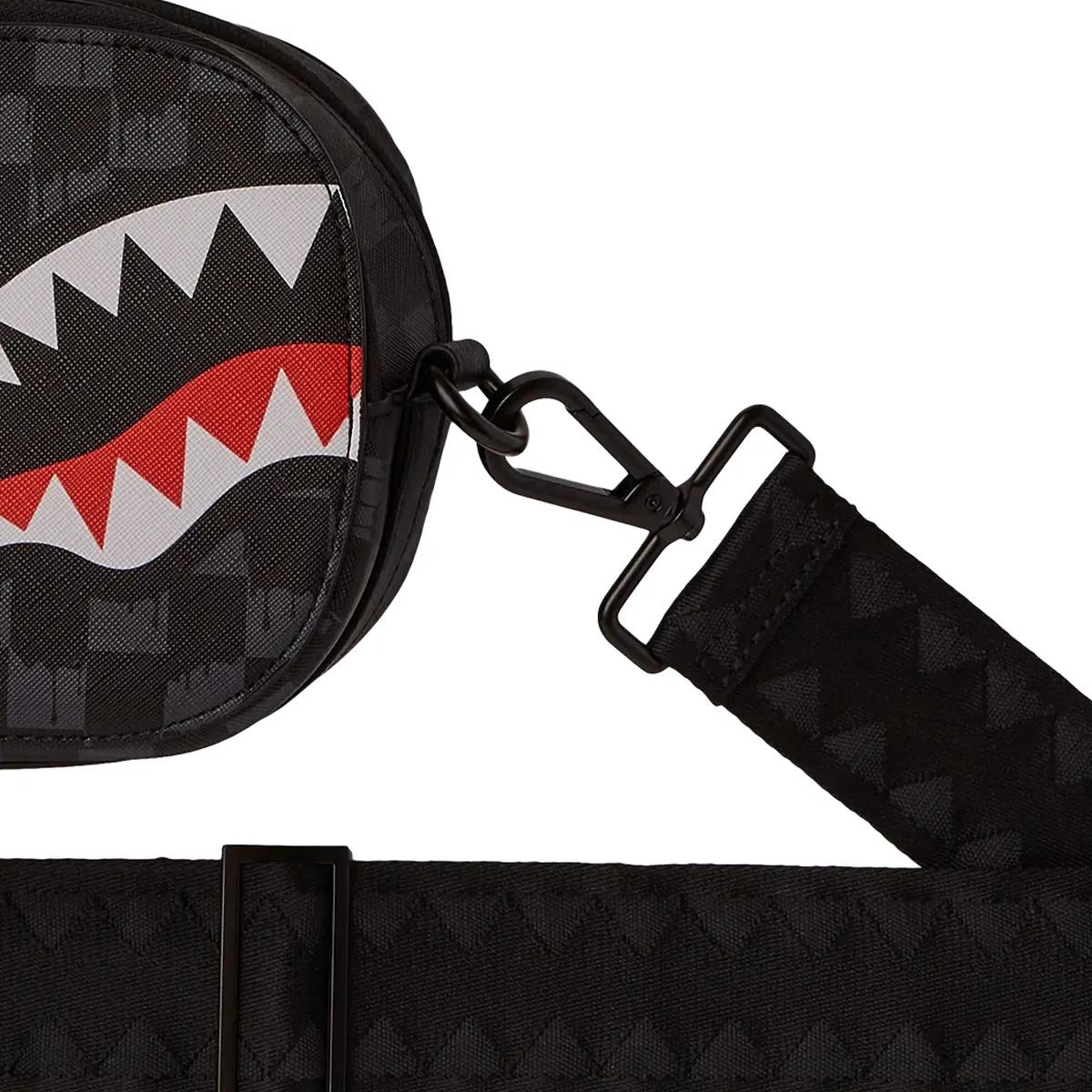 SCRIBBLE SHARK BACKPACK SLING 910B8227NSZ/CHECK SPRAYGROUND