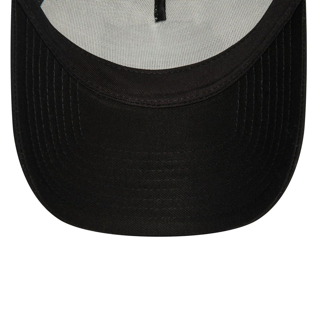 GRAPHIC PRINT TRUCKER NEWERA  BLK 