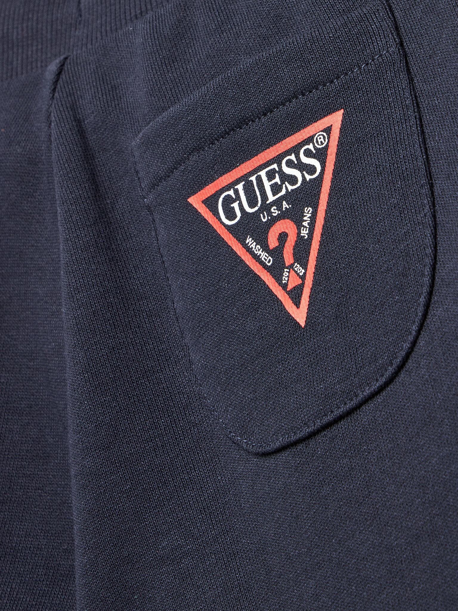 N93Q17KAUG0/G7V2 GUESS