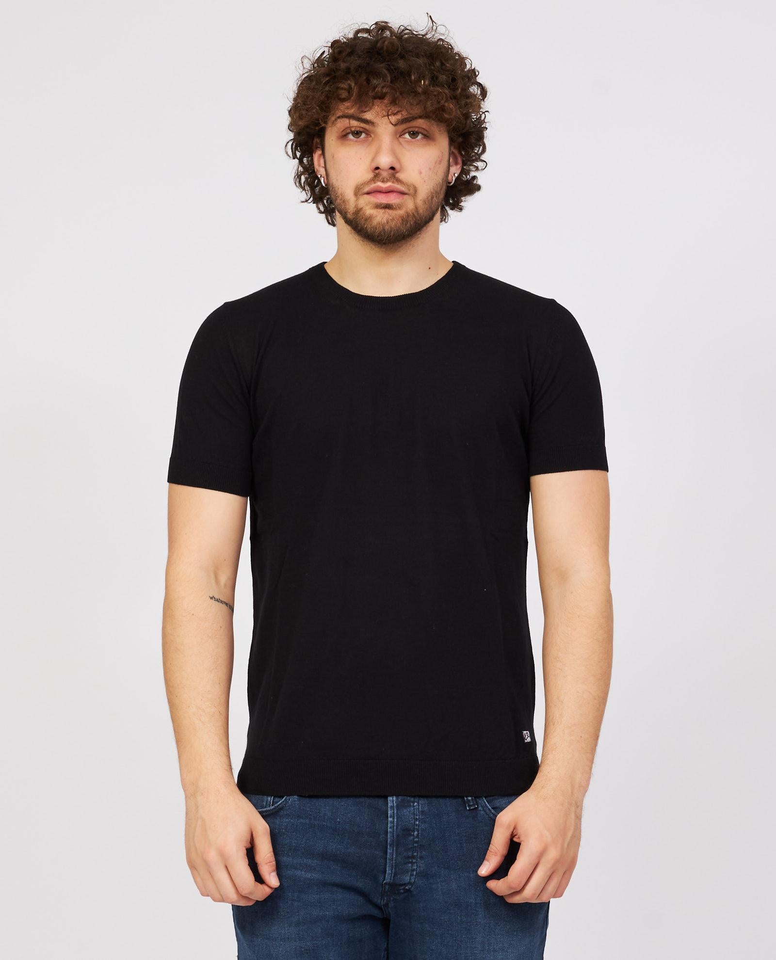 M715 DH00/0801 YES ZEE