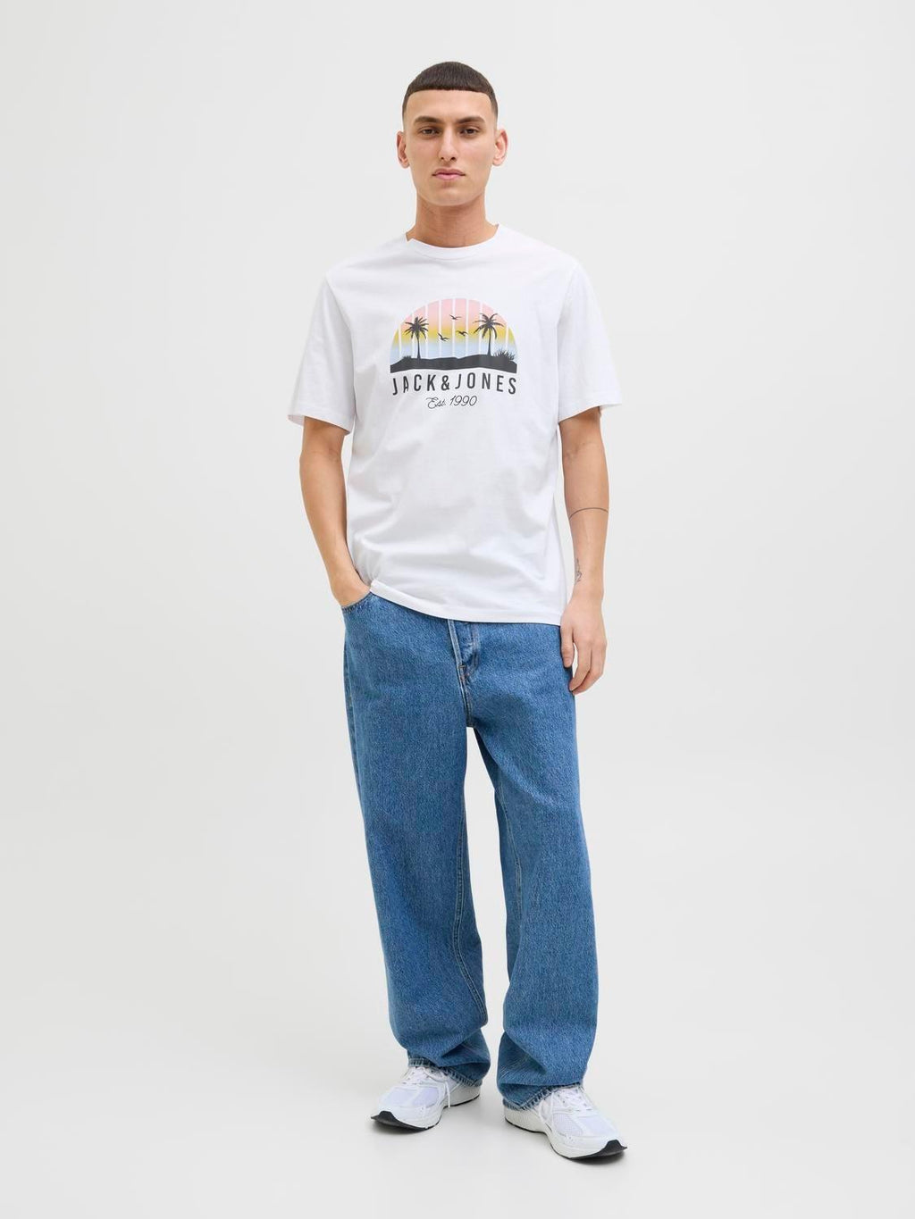 12269418/White JACK AND JONES