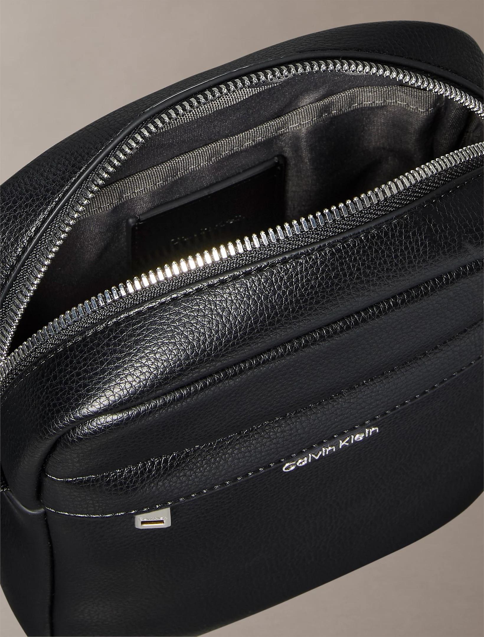 RAISED REPORTER LV04D3160G/UB1 CALVIN KLEIN