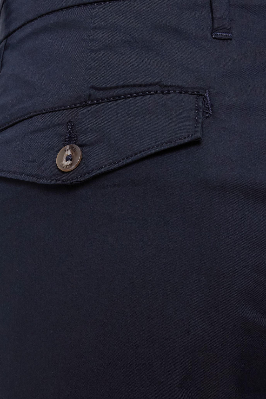 M5GB24WH4I1/G7V2 GUESS