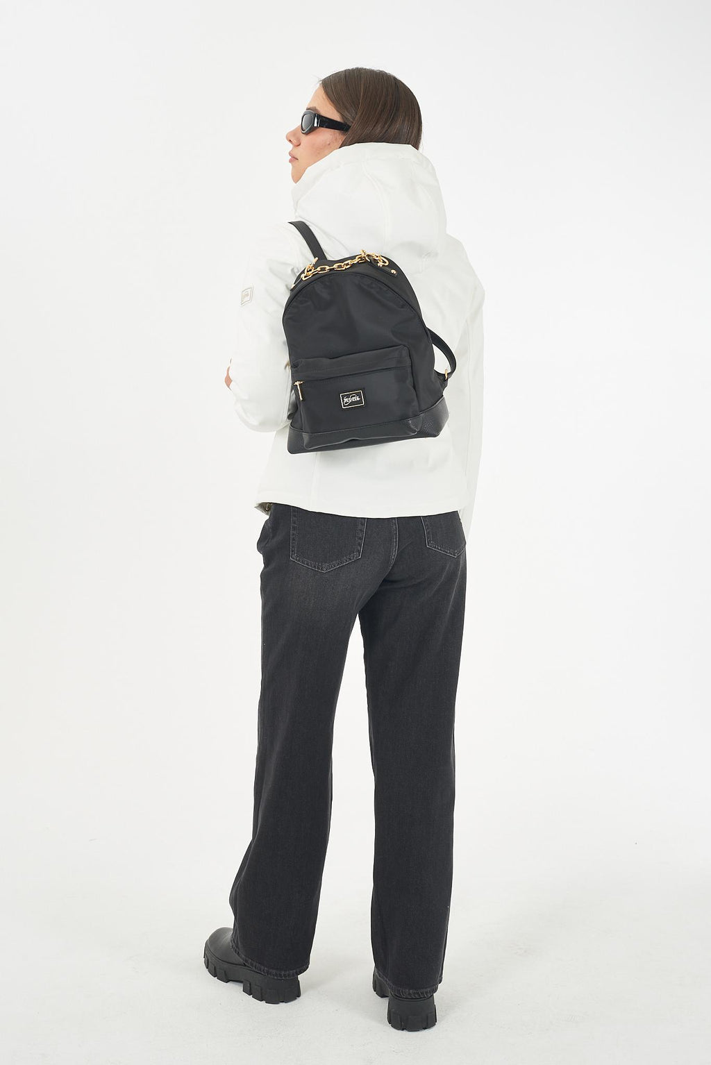 J028 M200/0157 YES ZEE