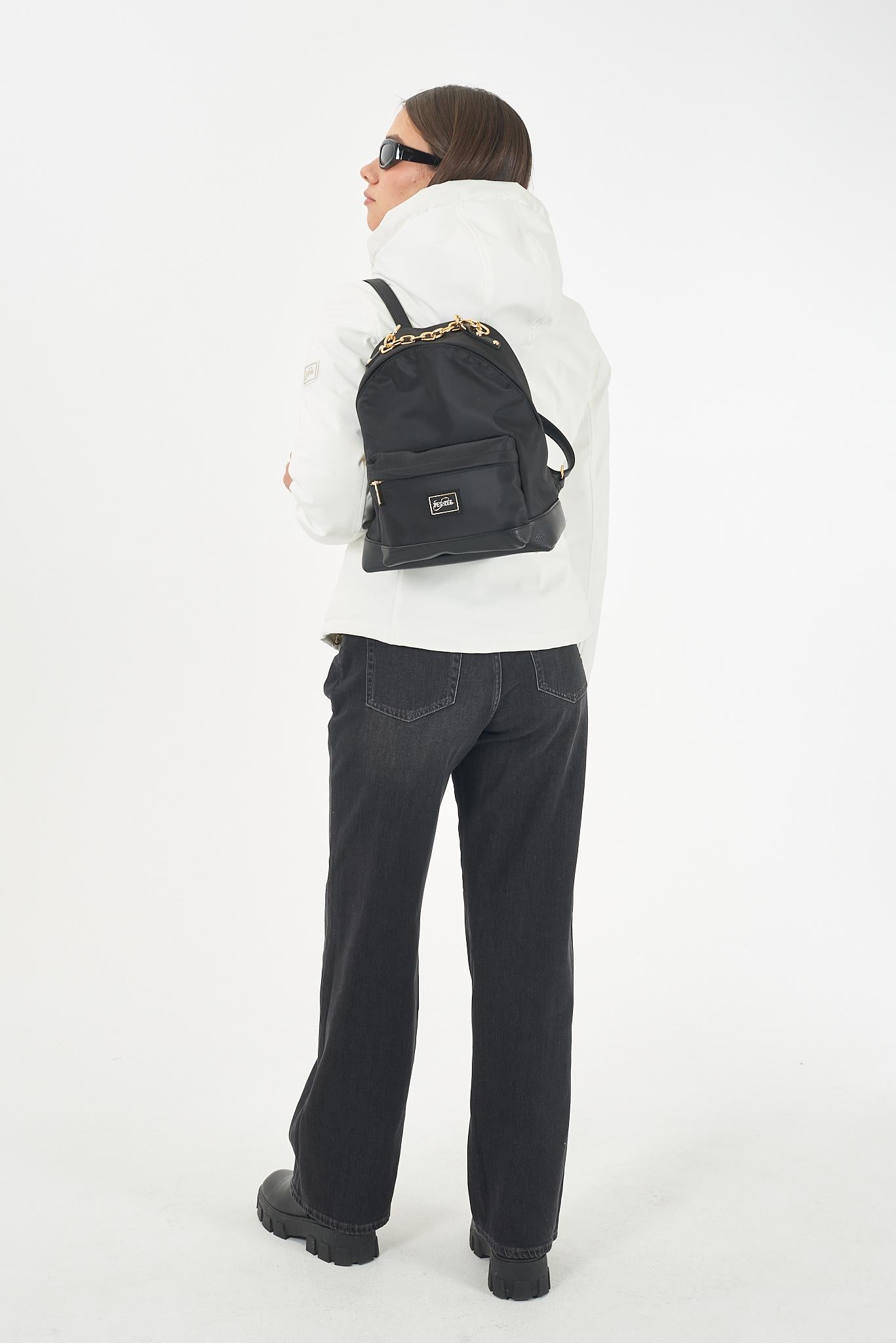 J028 M200/0157 YES ZEE