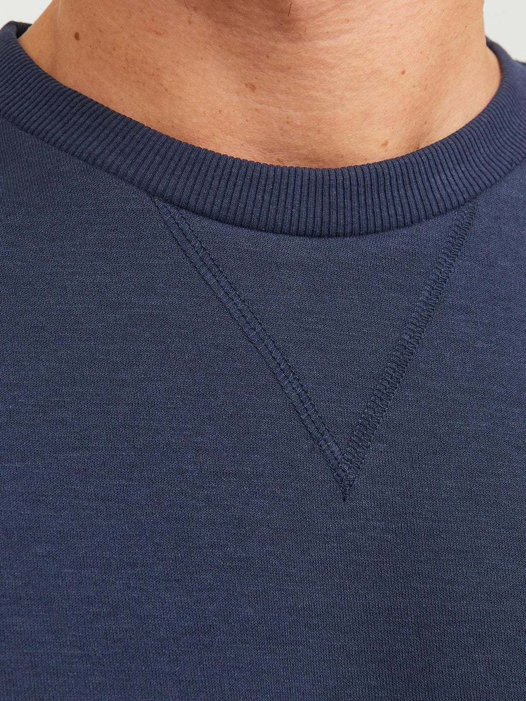 JJEBASIC SWEAT CREW NECK NOOS 