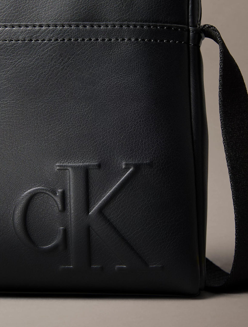 BOLD CK REPORTER LV04D3248G/UB1 CALVIN KLEIN