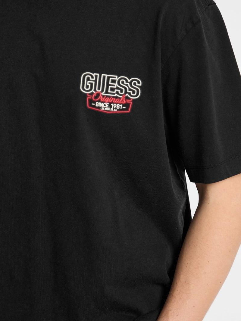 M5GI62K8FQ4/JTMU GUESS