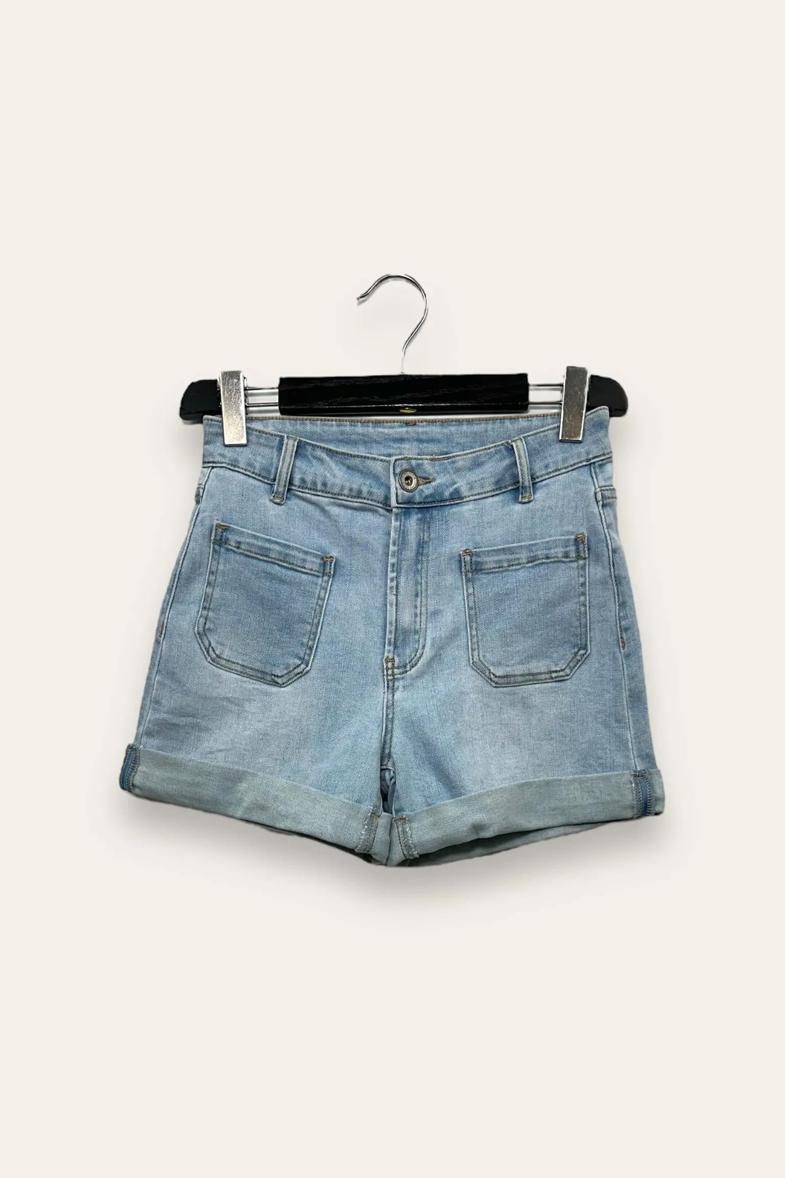 Shorts di jeans con tasche davanti 